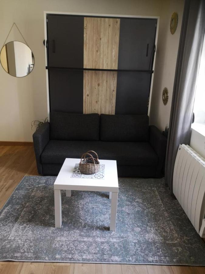 Superbe Studio Face Au Chateau Gisors Exteriör bild